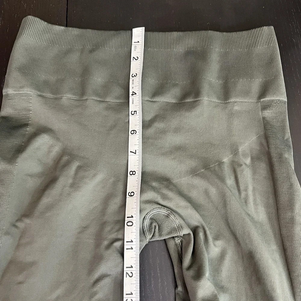 Lululemon Flow‎ & Go Crop Leggings *EST Size 12 Military Green Cropped *READ*